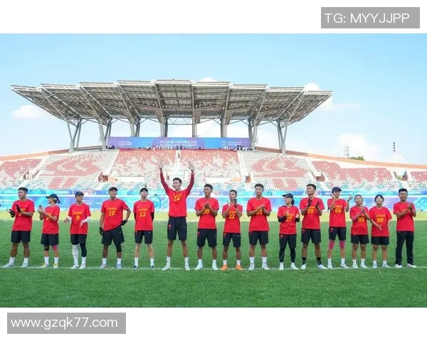 成都飞盘队在攀岩联赛中以54分稳居积分榜首位 成都飞盘队在攀岩联赛中以54分稳居积分榜首位