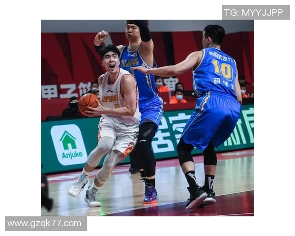 深圳篮球队中路突破战术解析与球队未来发展展望 深圳篮球队中路突破战术解析与球队未来发展展望