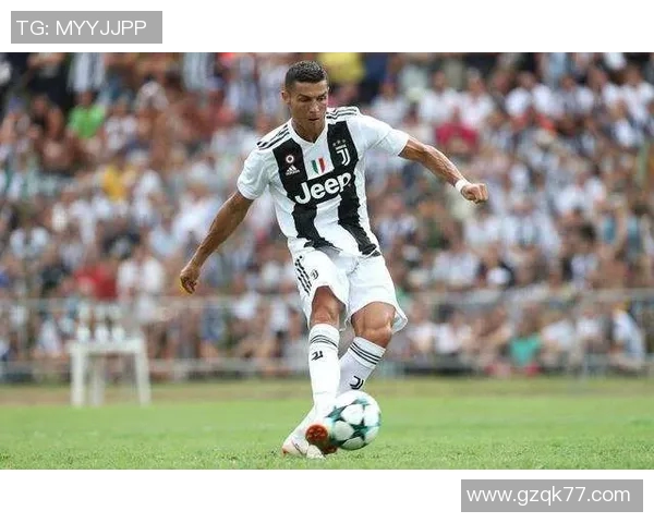 国内外足球明星风采大揭秘：从梅西到C罗的传奇故事与成就分析